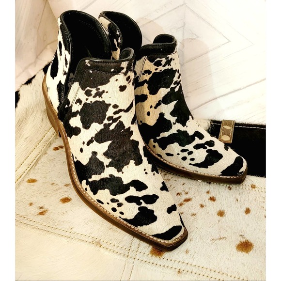 BLACK Cowhide Dixon Booties Western Heel Black & White Hide - Picture 3 of 5